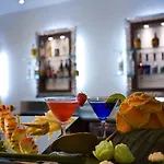 Cosmopolitan מלון 4*