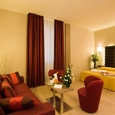 Otel Cosmopolitan 4*