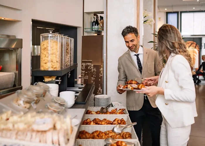 Cosmopolitan Otel 4*