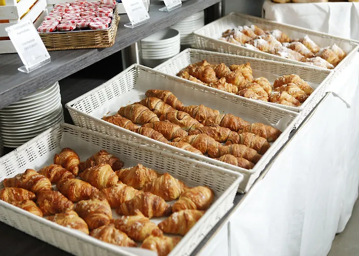 Otel Cosmopolitan 4*