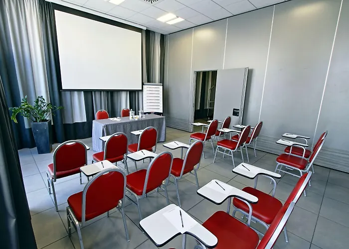 Otel Cosmopolitan 4*