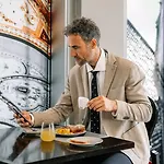 ホテル コスモポリタン 4*