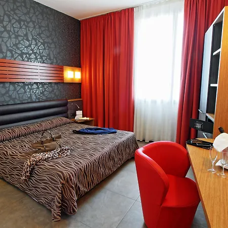 コスモポリタン 4* ボローニャ