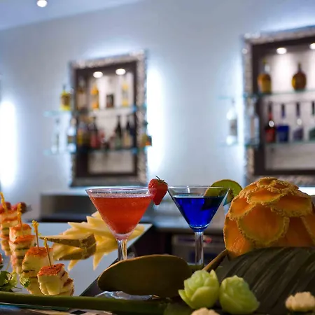 コスモポリタン ホテル 4*