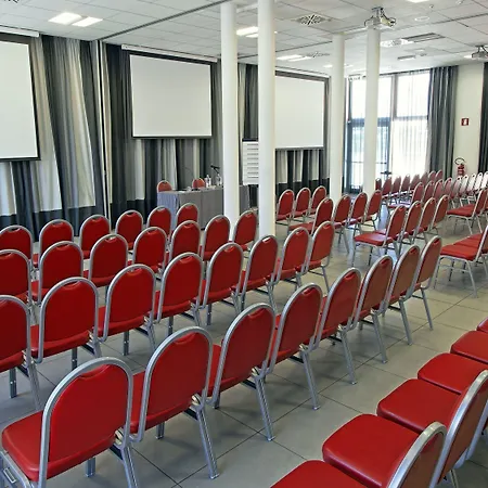 コスモポリタン 4* ボローニャ