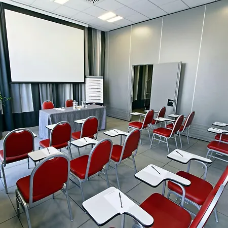 ホテル コスモポリタン 4*