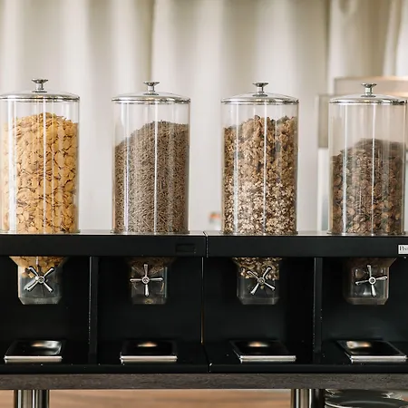 ホテル コスモポリタン 4*