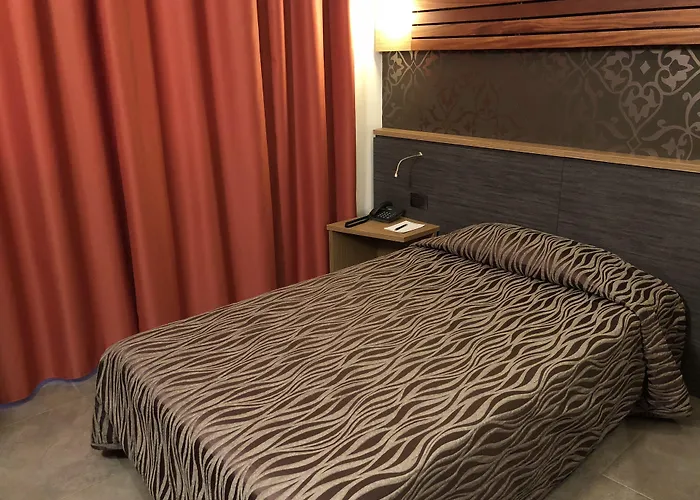 Cosmopolitan Hotel Bolonia