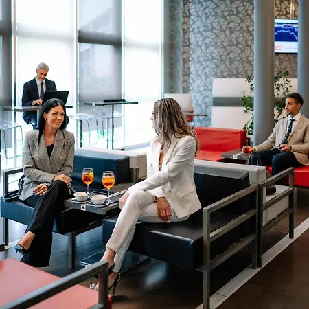 Cosmopolitan 4*