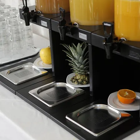 Cosmopolitan Отель Болонья