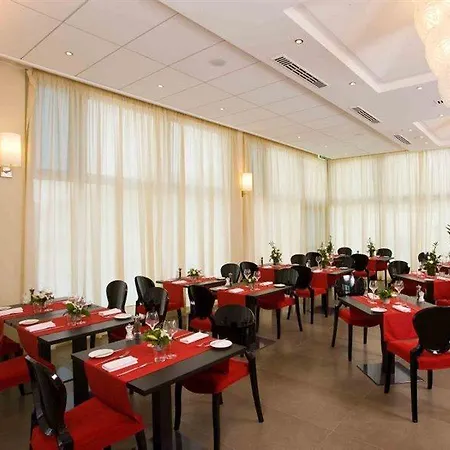 Hotel Cosmopolitan 4*