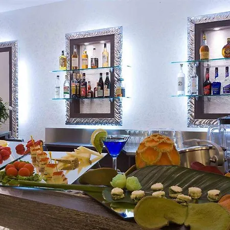 Cosmopolitan Hotel 4*